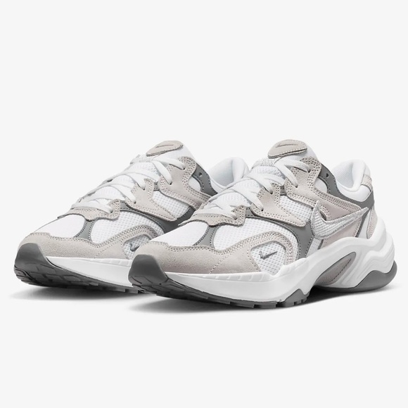 Nike - Picture 3 of 13